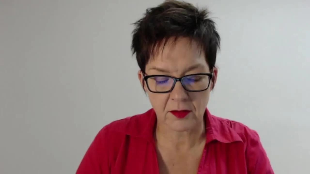 Offline SofieVelvet on Streamray