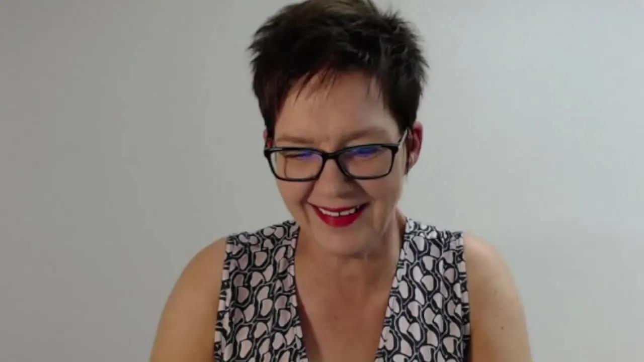 Offline SofieVelvet on Streamray