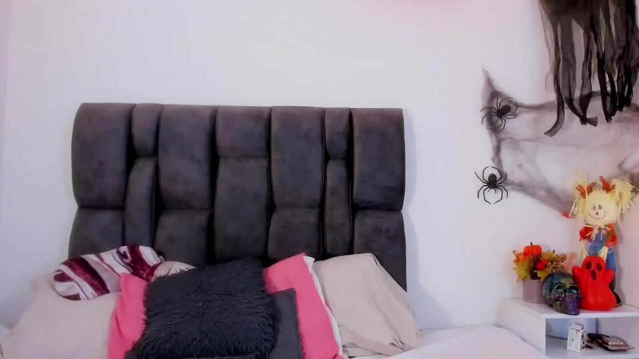 Offline Stefany_Hernande on Streamray