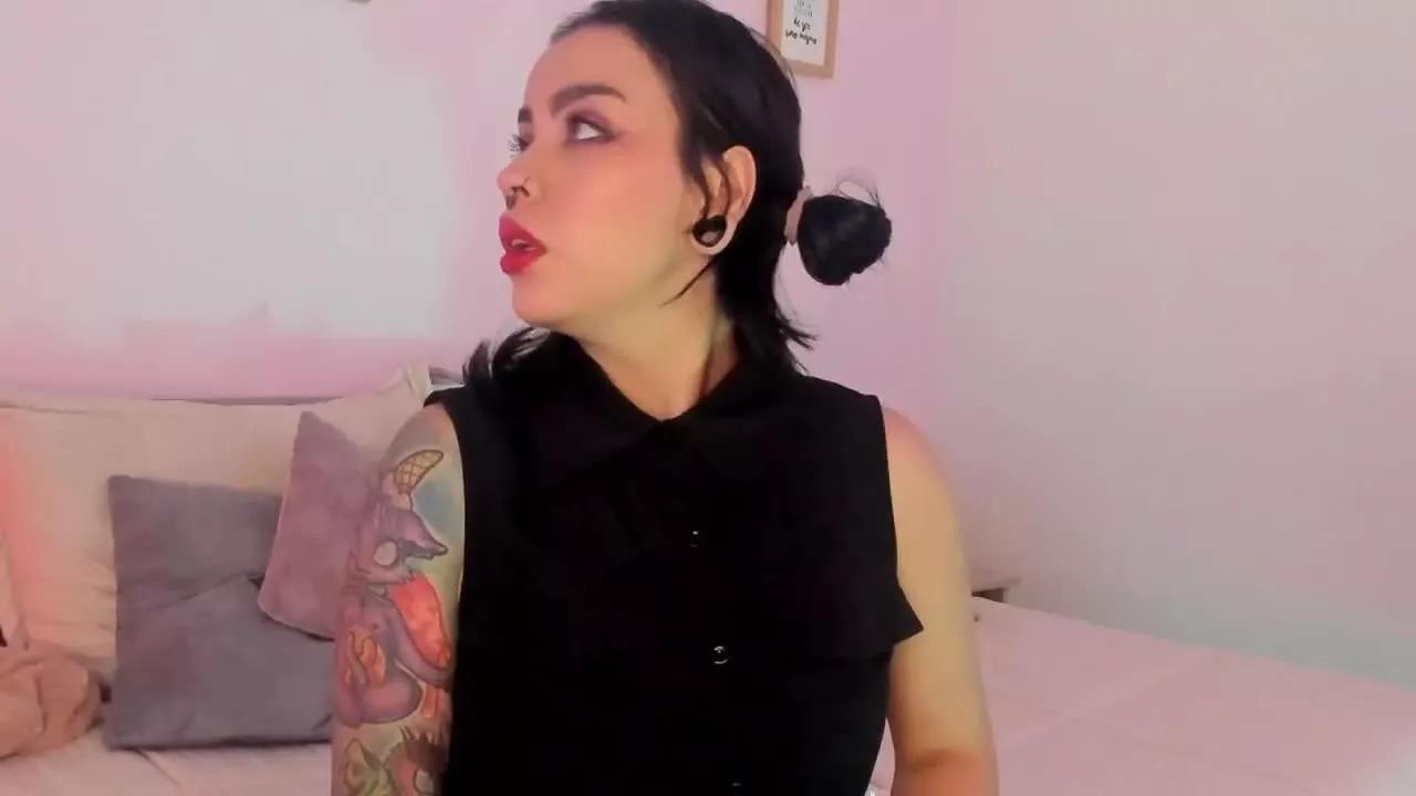 Freechat Succubus_Dolly on Streamray