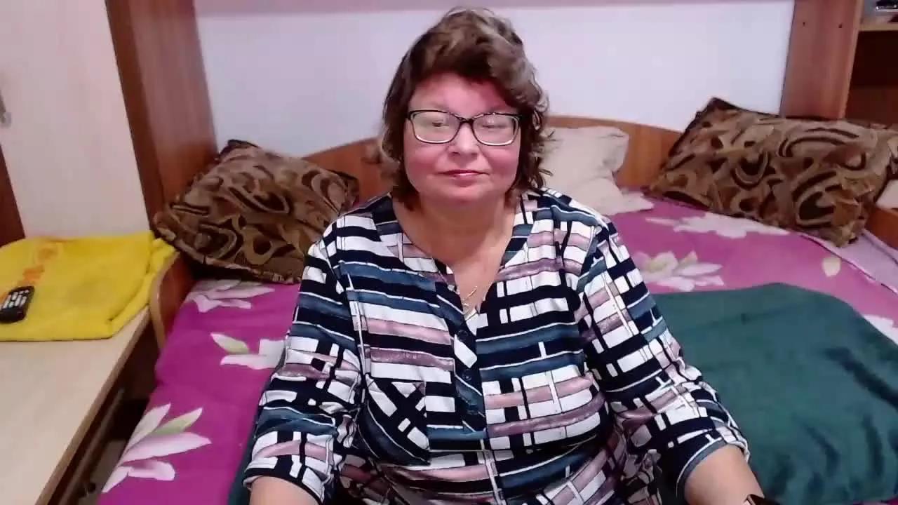 Offline UrSweetKarina on Streamray