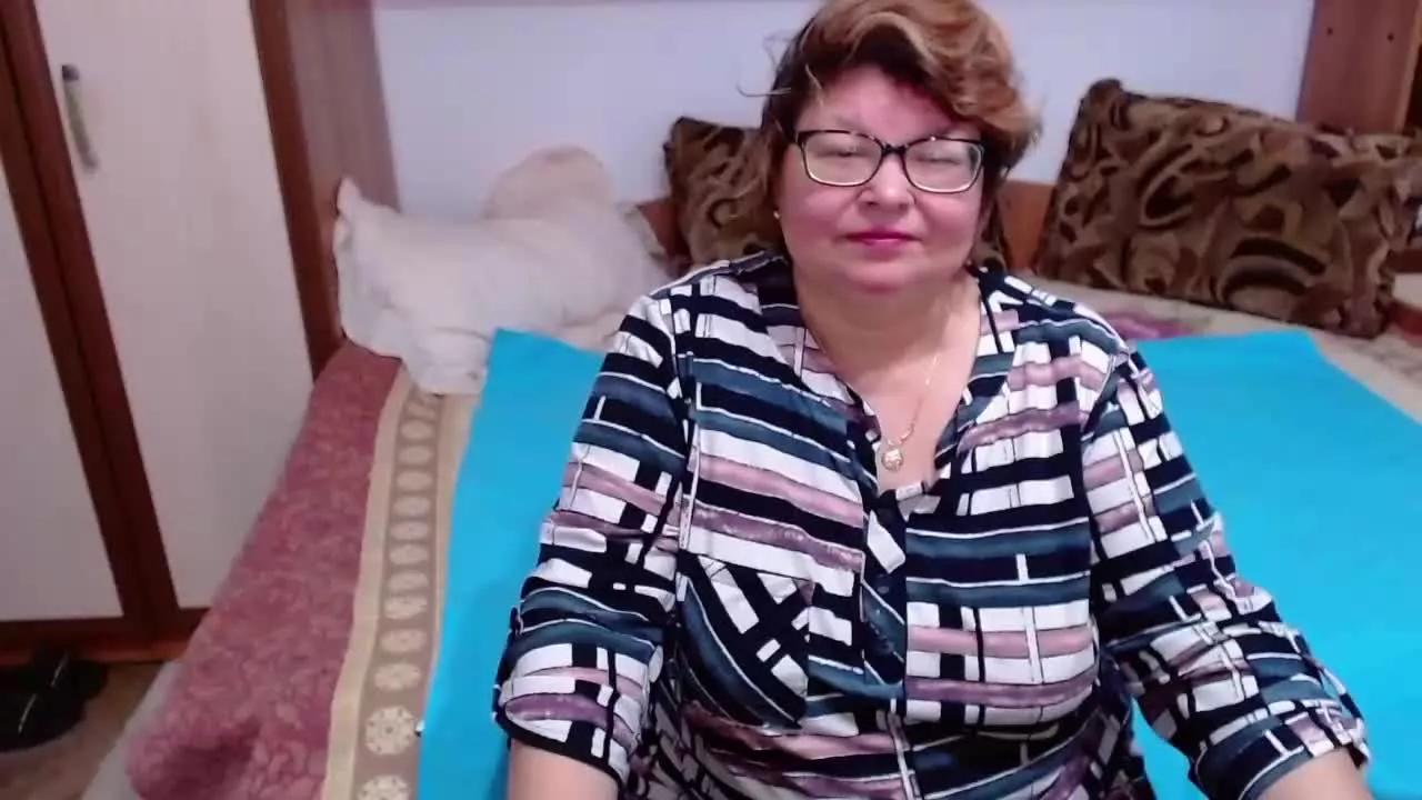 Offline UrSweetKarina on Streamray