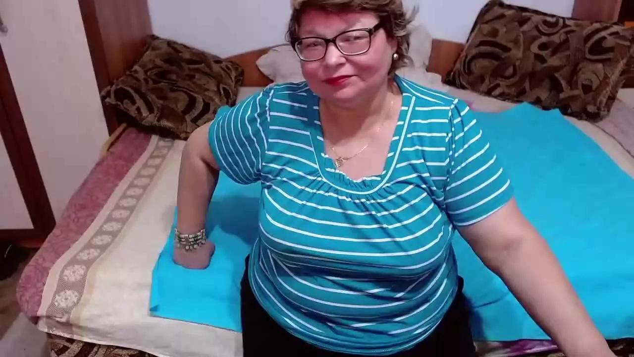 Offline UrSweetKarina on Streamray