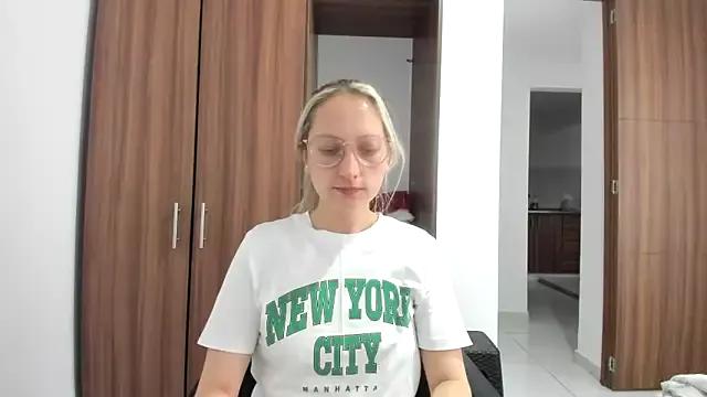 Freechat Adele_johnsonn1 on StripChat