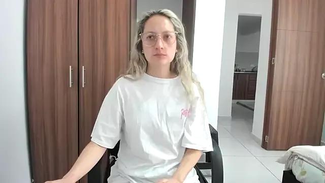 Freechat Adele_johnsonn1 on StripChat