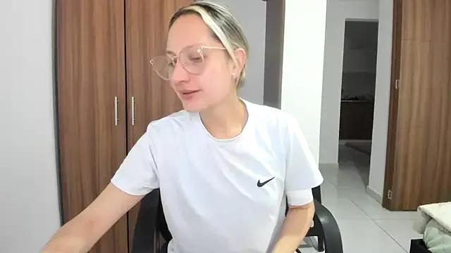 Freechat Adele_johnsonn1 on StripChat