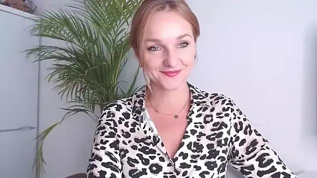 Freechat AliciaDesire on StripChat