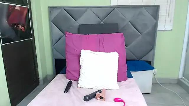 Freechat Blackpearl_XXX on StripChat