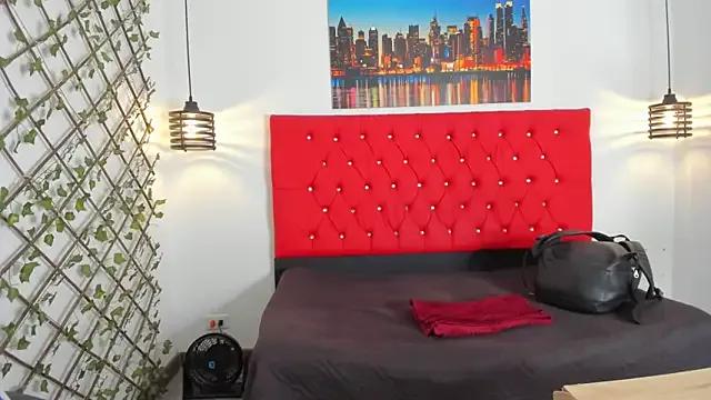 Freechat carolinacrus01 on StripChat