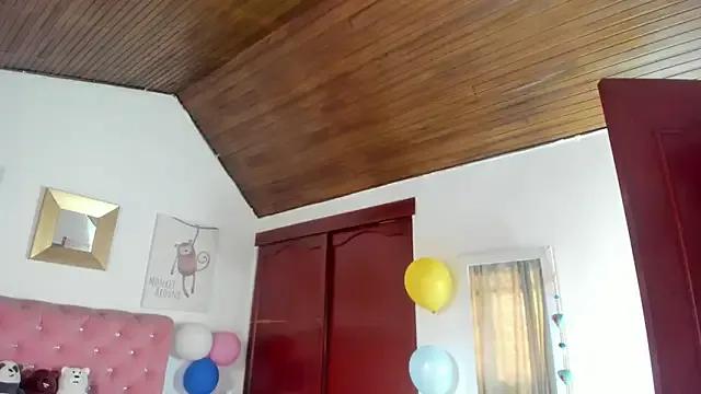 Freechat CelessteRedds on StripChat