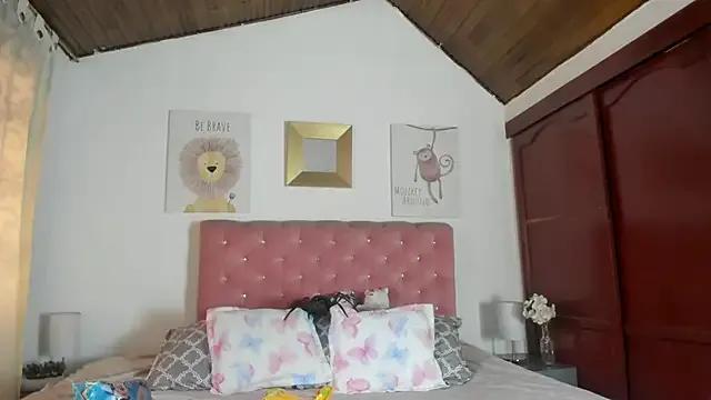 Freechat CelessteRedds on StripChat