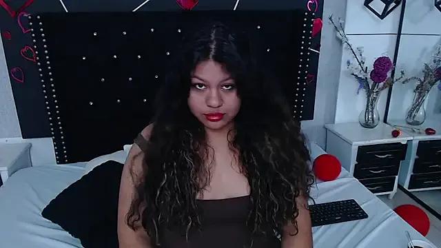 Freechat CloeStron on StripChat