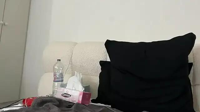 StripChat GiuliaDollx is Freechat GiuliaDollx — 18cm dans ma petite chatte +ctrl ou roue
