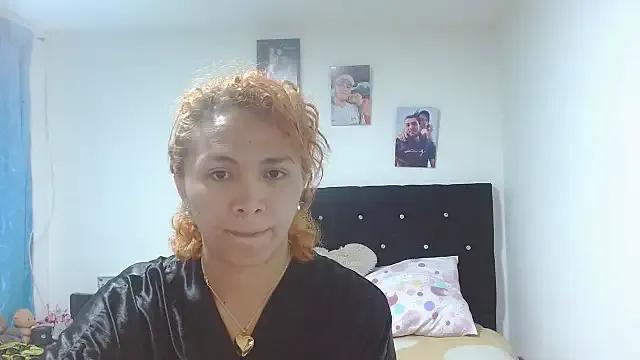 Freechat giuliana_andrade on StripChat