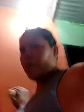 Freechat hotmom33 on StripChat