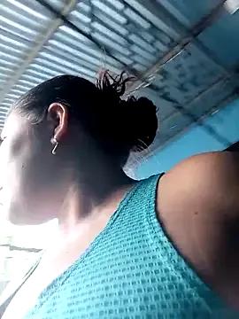 Freechat hotmom33 on StripChat