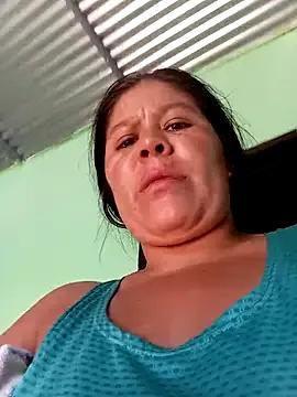 Freechat hotmom33 on StripChat