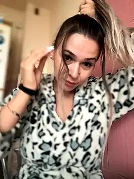 Freechat iSelena on StripChat