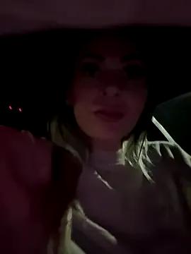 Freechat iSelena on StripChat