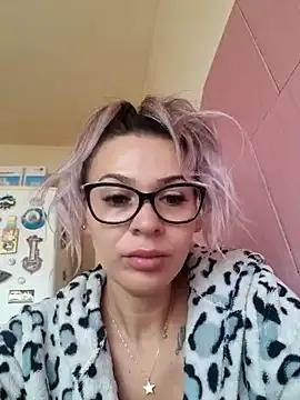 Freechat iSelena on StripChat