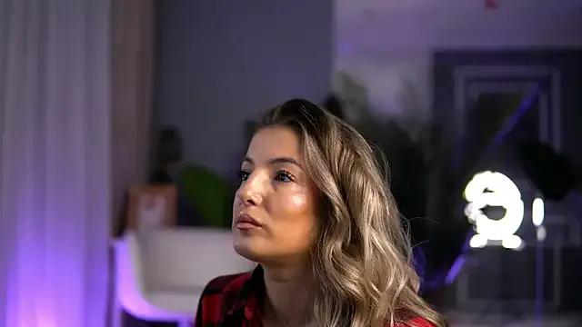 Freechat KellyMathews on StripChat