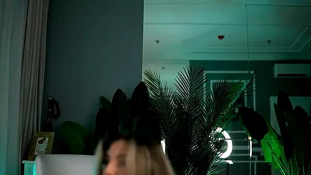 Freechat KellyMathews on StripChat