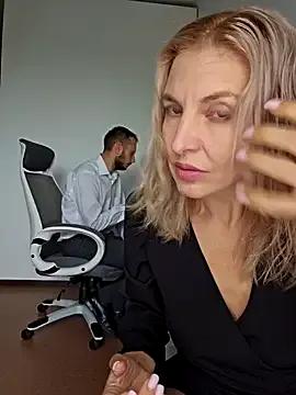 Freechat Lovebackground on StripChat