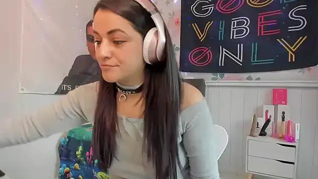 Freechat LovelyAzucena on StripChat