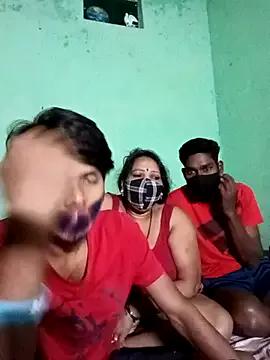 Group LoveOnStream on StripChat