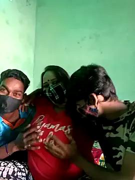 Group LoveOnStream on StripChat