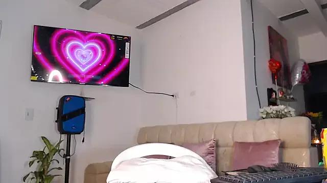 Freechat mistressbigcock777 on StripChat