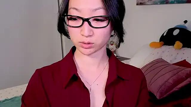 StripChat MySweetSofie is Freechat MySweetSofie — Face down Ass up & spread kitty