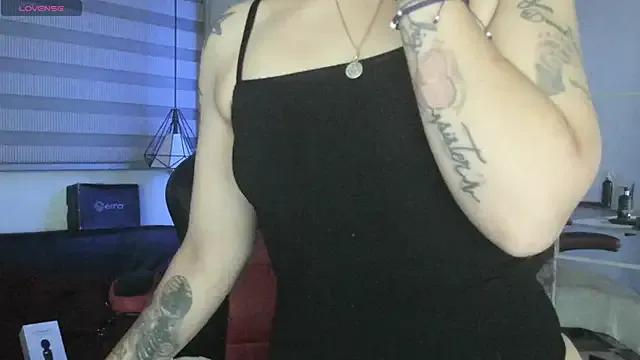 Freechat natasha_logan_ on StripChat