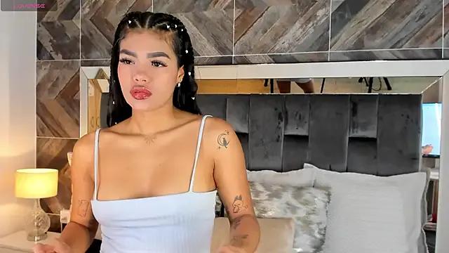 StripChat NaylaGrey is Freechat NaylaGrey — Spit pussy + play domi in my clit