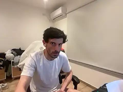 Freechat nicolaaaaas on StripChat