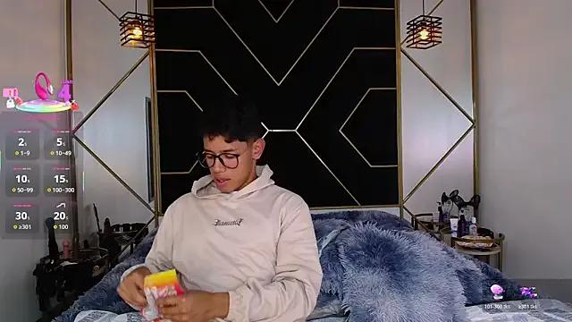 RyanPricee — blowjob and show boobs