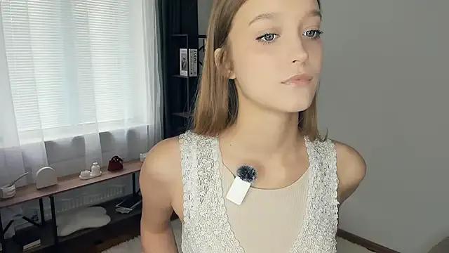 Freechat SerrenaAa on StripChat