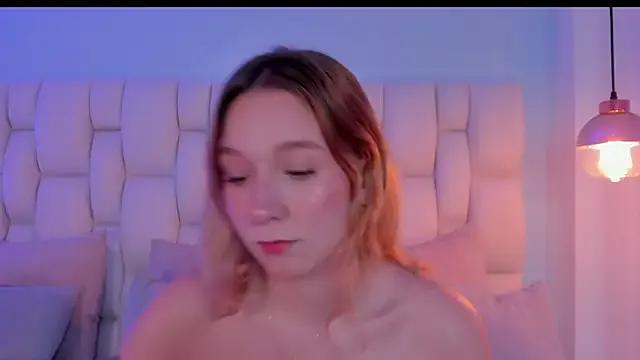 StripChat shatall_rouge is Freechat shatall_rouge — Sucking and dildo inside