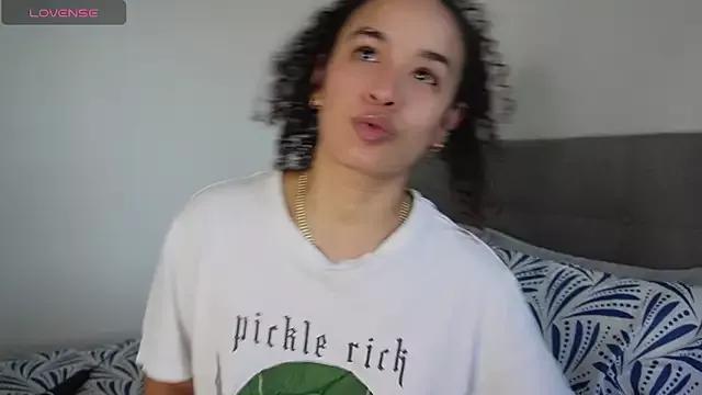 Freechat VelvetCurls on StripChat