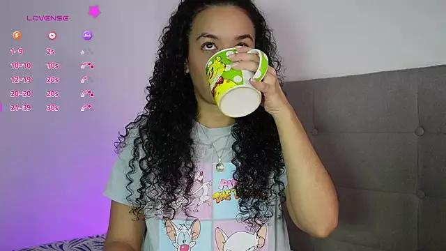 Freechat VelvetCurls on StripChat