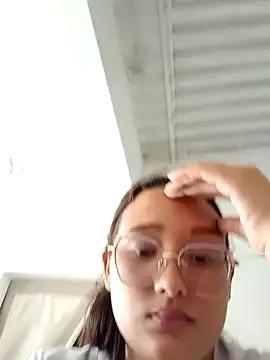 Freechat young_dairy01 on StripChat