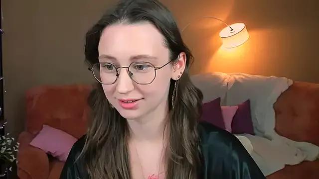 Freechat YourLovellyStory on StripChat