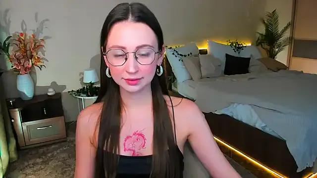 Freechat YourLovellyStory on StripChat