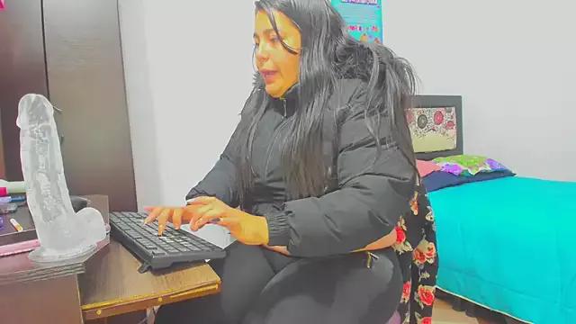 Freechat yournaughtyandsexyprinces on StripChat